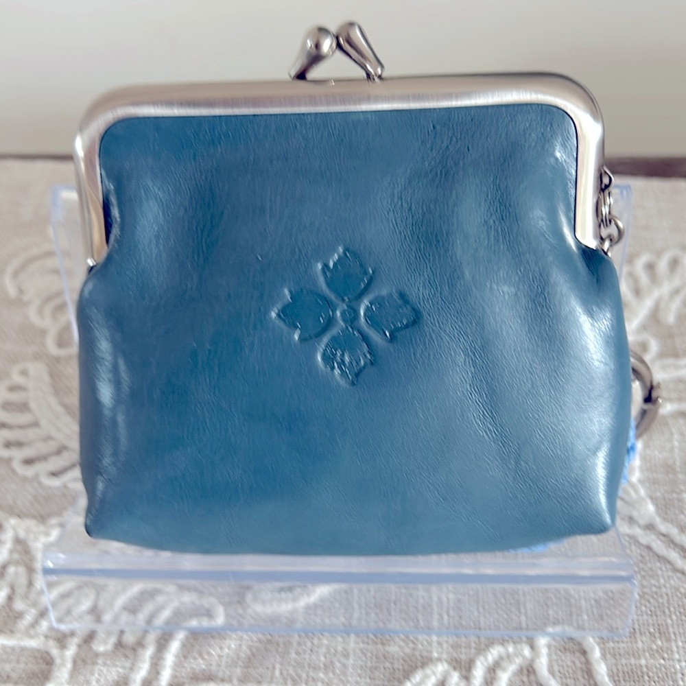 Patricia Nash EUC Saffron Blue Crocheted & Leather Kisslock Coin Pouch Key Rings